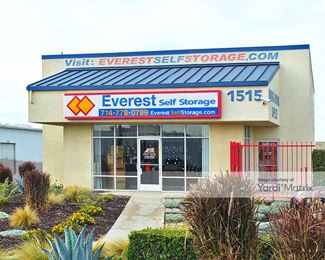 Photo 4 of Everest Self Storage - 1515 South State College Blvd, Anaheim, CA