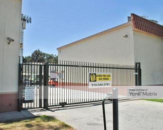 Photo 4 of Store For Less - 1012 West Carson Street, Long Beach, CA