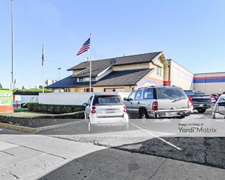 Photo 3 of Extra Space Storage - 8160 East Rosecrans Avenue, Paramount, CA