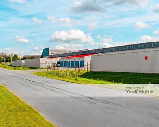 Photo 5 of Air and Space Self Storage - 14560 Lee Road, Chantilly, VA