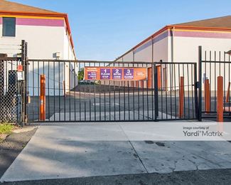 Photo 4 of Public Storage - 5819 Columbia Pike, Falls Church, VA