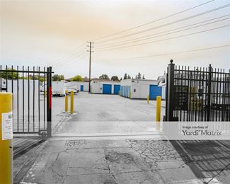 Photo 2 of Devon Self Storage - 2080 Hallmark Drive, Sacramento, CA