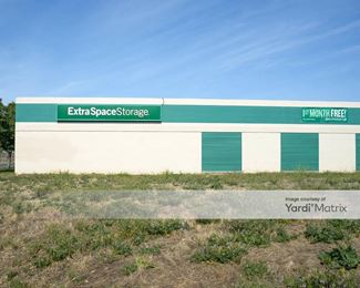 Photo 4 of Extra Space Storage - 5051 Perry Avenue, Sacramento, CA