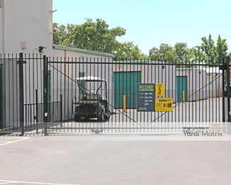 Photo 2 of Extra Space Storage - 5770 Auburn Blvd, Sacramento, CA