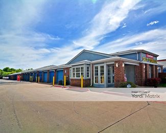 Photo 2 of CubeSmart Self Storage - 3334 Forest Lane, Dallas, TX