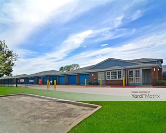 Photo 4 of CubeSmart Self Storage - 3334 Forest Lane, Dallas, TX