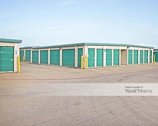 Photo 3 of Extra Space Storage - 3308 Waypoint Drive, Carrollton, TX
