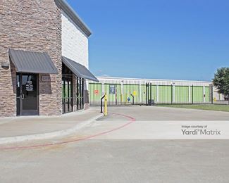 Photo 2 of Extra Space Storage - 6600 K Avenue, Plano, TX