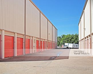 Photo 3 of Public Storage - 2105 Winsted Drive, Dallas, TX