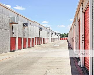 Photo 3 of Public Storage - 7412 Lemmon Avenue, Dallas, TX