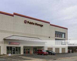 Photo 4 of Public Storage - 125 South Pfingsten Road, Deerfield, IL