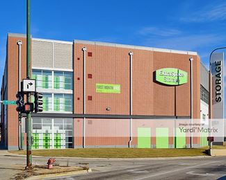 Photo 2 of Extra Space Storage - 4455 West Montrose Avenue, Chicago, IL