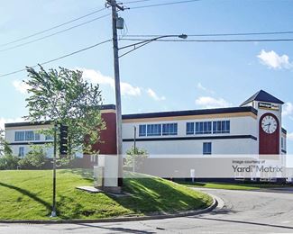 Photo 6 of StorageMart - 5979 Butterfield Road, Hillside, IL