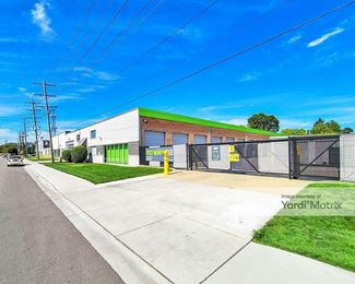 Photo 2 of Extra Space Storage - 405 Shawmut Avenue, La Grange, IL