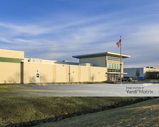 Photo 3 of StorageMart - 2121 Shermer Road, Northbrook, IL