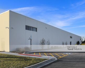 Photo 4 of StorageMart - 2121 Shermer Road, Northbrook, IL