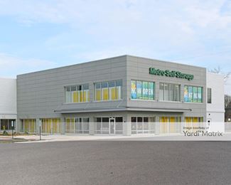 Photo 1 of StorageMart - 3220 West Touhy Avenue, Skokie, IL