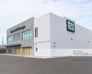 Photo 3 of StorageMart - 3220 West Touhy Avenue, Skokie, IL