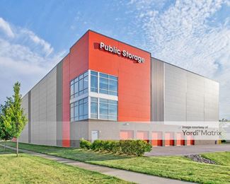 Photo 3 of Public Storage - 5830 Howard Street, Skokie, IL