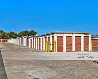 Photo 2 of Public Storage - 7227 South RL Thornton Fwy, Dallas, TX