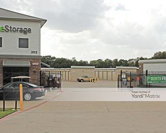 Photo 2 of Extra Space Storage - 303 East Highway 67, Duncanville, TX