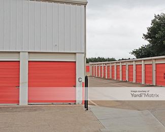 Photo 4 of Public Storage - 4401 South Westmoreland Road, Dallas, TX
