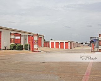 Photo 1 of Public Storage - 1212 North Duncanville Road, Duncanville, TX