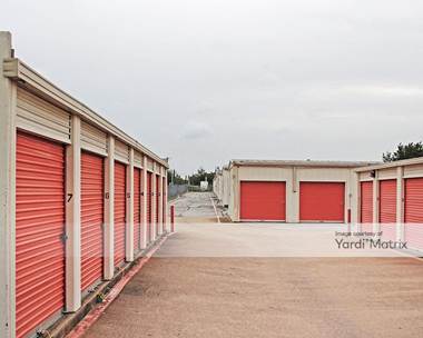 Storage Units for Rent available at 1212 North Duncanville Road, Duncanville, TX 75116