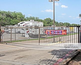 Photo 2 of Public Storage - 100 North MacArthur Blvd, Irving, TX