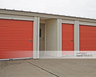 Photo 4 of Public Storage - 1525 West Pleasant Run Road, Lancaster, TX