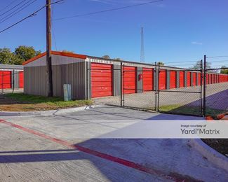 Photo 3 of CubeSmart Self Storage - 801 East Hickory Street, Denton, TX