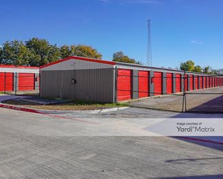 Photo 5 of CubeSmart Self Storage - 801 East Hickory Street, Denton, TX