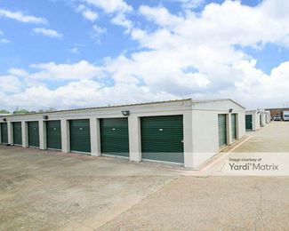 Photo 3 of Extra Space Storage - 940 North Mill Street, Lewisville, TX