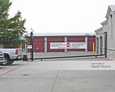 Storage Units for Rent available at 1040 Cedar Valley, Lancaster, TX 75134