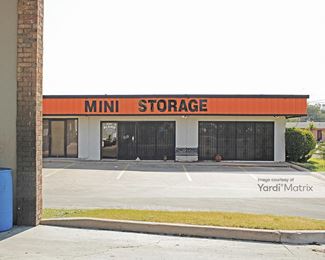 Photo 1 of Alamo Self Storage - 2855 Fort Worth Avenue, Dallas, TX