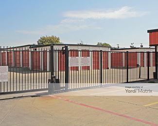 Photo 2 of Alamo Self Storage - 2855 Fort Worth Avenue, Dallas, TX