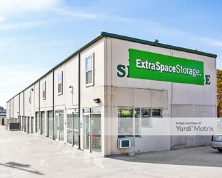 Photo 1 of Extra Space Storage - 3906 West Airport Fwy, Irving, TX