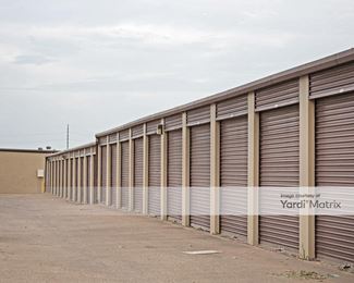 Photo 4 of AAA Self Storage - 3204 East 14th Street, Plano, TX