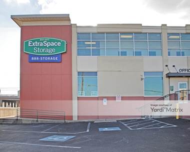 Storage Units for Rent available at 5701 East Northwest Hwy, Dallas, TX 75231