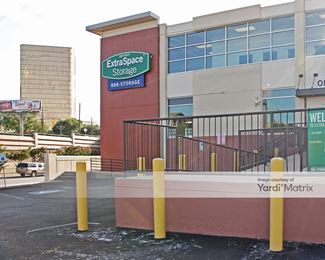 Photo 4 of Extra Space Storage - 5701 East Northwest Hwy, Dallas, TX