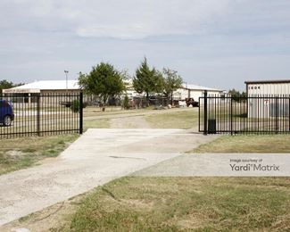Photo 2 of Ennis Storage - 1004 South I-45, Ennis, TX