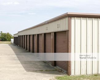 Photo 3 of Ennis Storage - 1004 South I-45, Ennis, TX