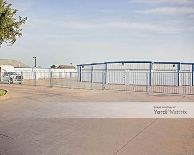 Storage Units for Rent available at 2453 Midway Road, Carrollton, TX 75006