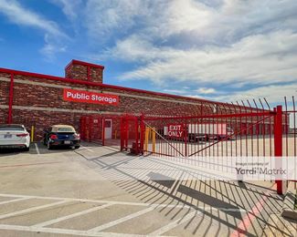 Photo 2 of Public Storage - 2640 Kelly Blvd, Carrollton, TX