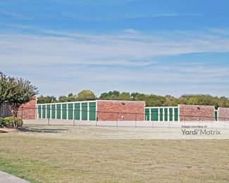 Photo 4 of Hilltop Storage - 4169 East University Drive, McKinney, TX