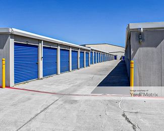 Photo 2 of Southern Star Self Storage - 4485 Glenn Curtiss Road, Addison, TX