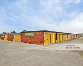 Photo 3 of Extra Space Storage - 4005 West Plano Pkwy, Plano, TX