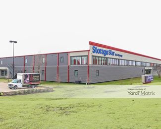 Photo 2 of Storage Star - 2812 Forest Lane, Dallas, TX