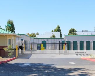 Photo 2 of Extra Space Storage - 2909 SE 67th Avenue, Beaverton, OR