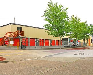 Photo 3 of Stor-Room Mini Storage - 4534 SE 17th Avenue, Portland, OR